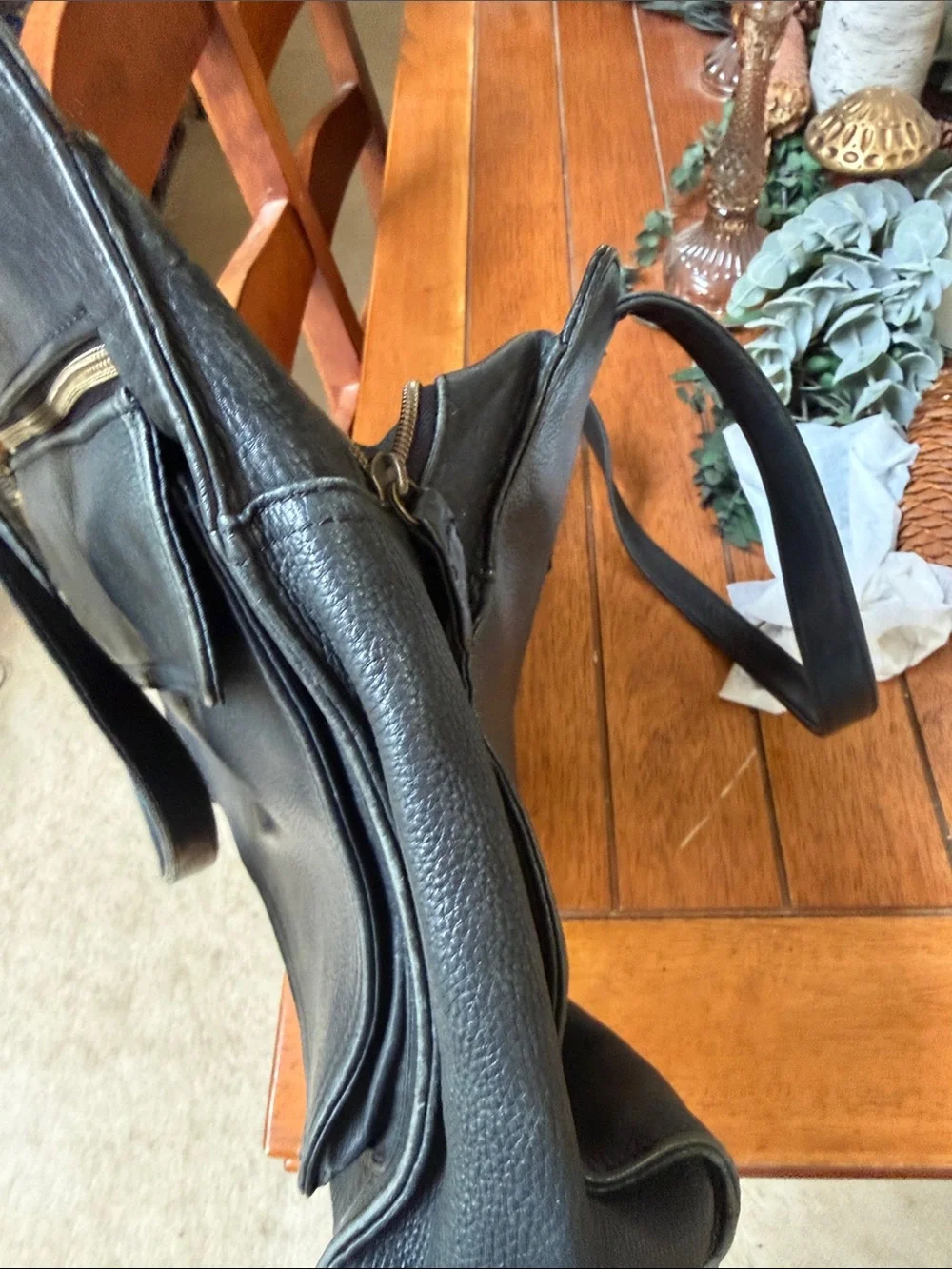 Fossil Black Leather Shoulder Tote with Front Zip Pocket vintage large size.